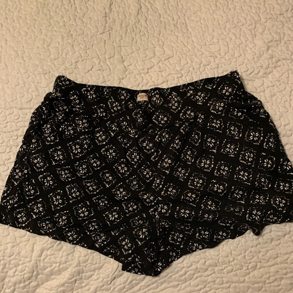 Mossimo patterned shorts
